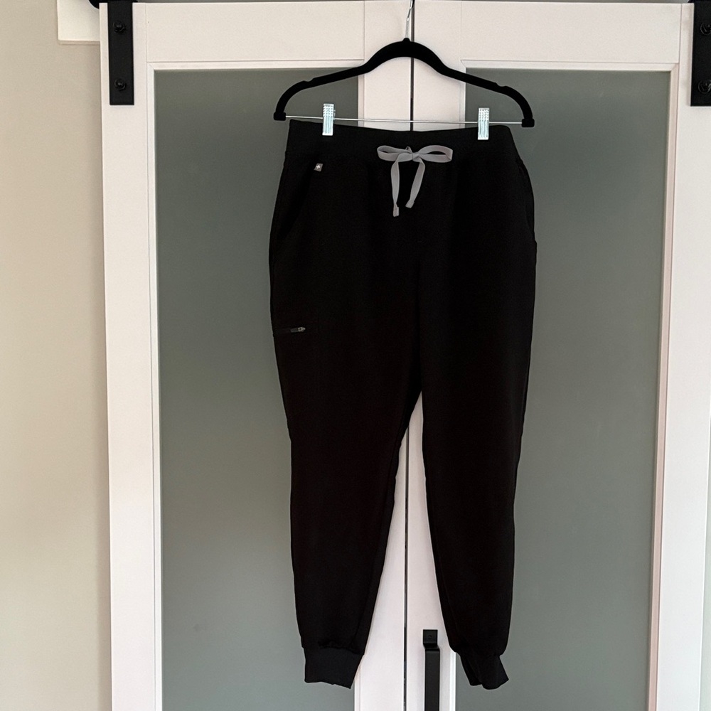 FIGS Black Zamora Joggers Scrubs L/P